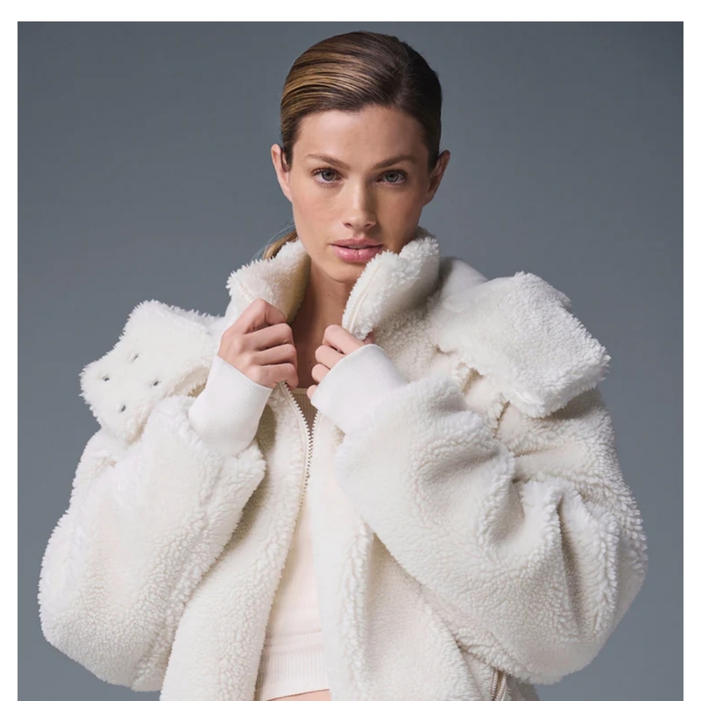 Alo Yoga Ivory Sherpa Jacket